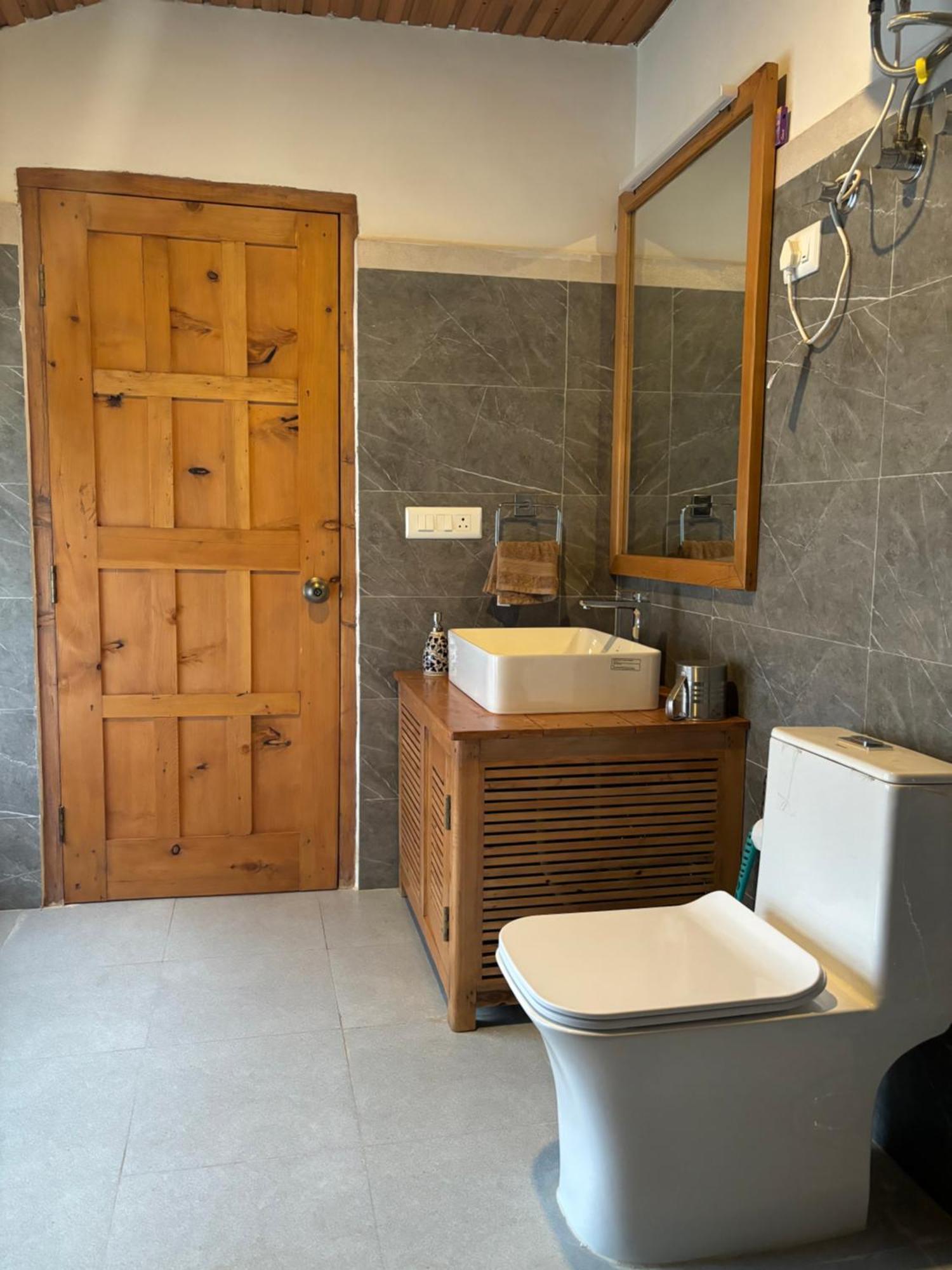 Toshim Homestay Sāngla Esterno foto