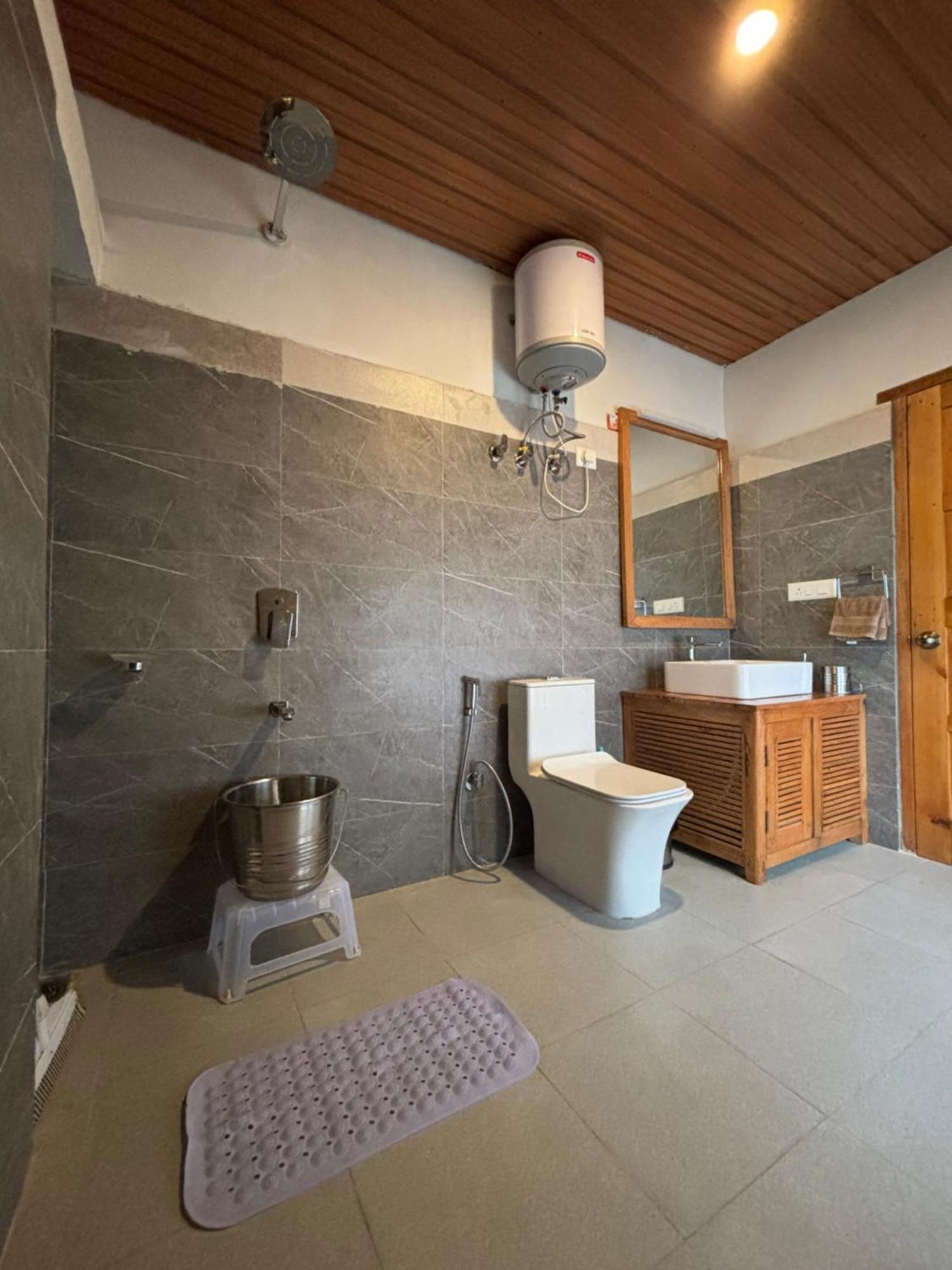 Toshim Homestay Sāngla Esterno foto